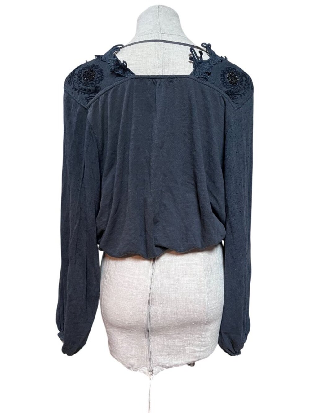 Free People Black Embroidered Long Sleeve V-Neck Blouse XS Cotton Boho Style - Picture 5 of 9